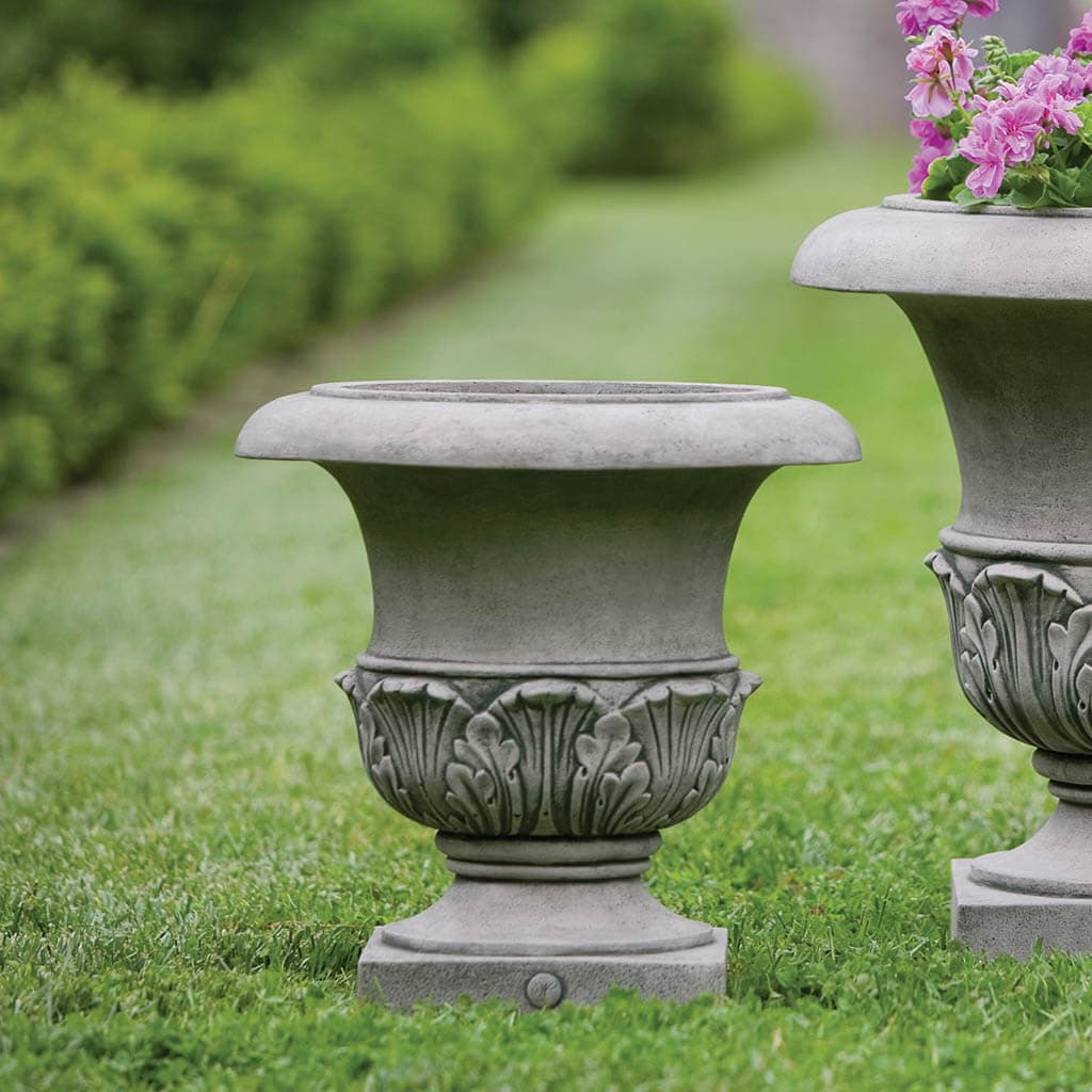 Williamsburg Acanthus Planter, Small
