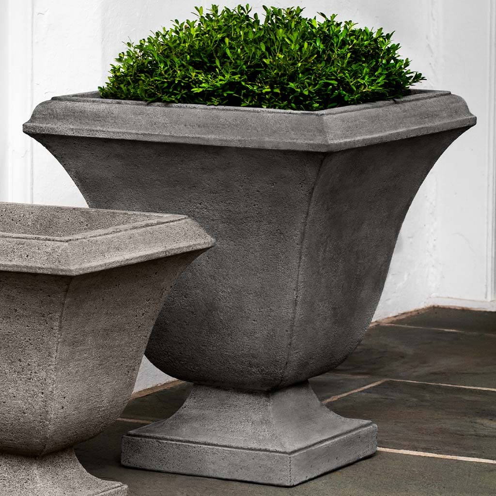Trowbridge Urn, Large