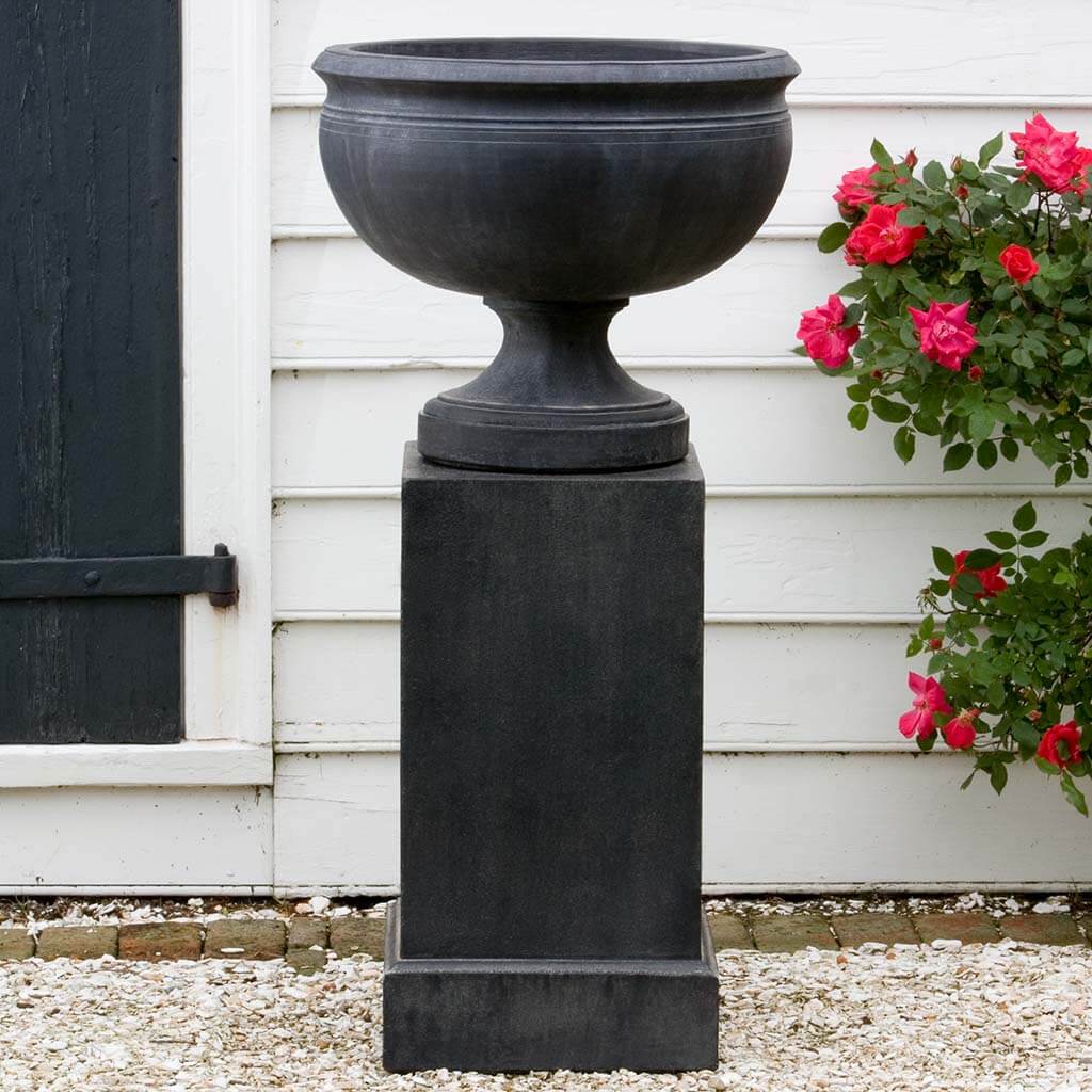 Williamsburg Plantation Urn with Classic Tall Pedestal