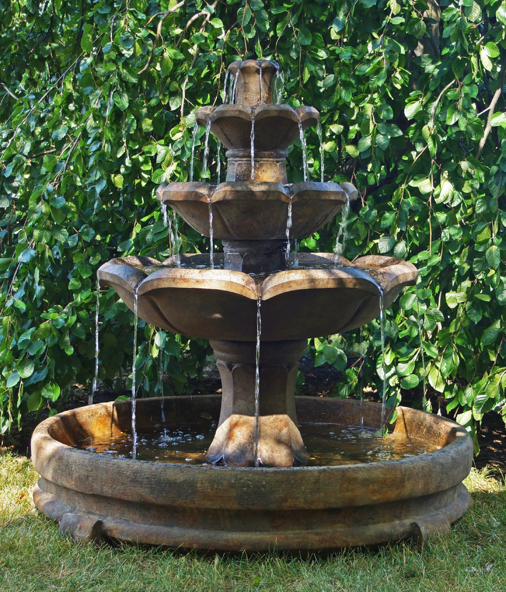 Montreux Three-Tier Fountain in Rondo Pool