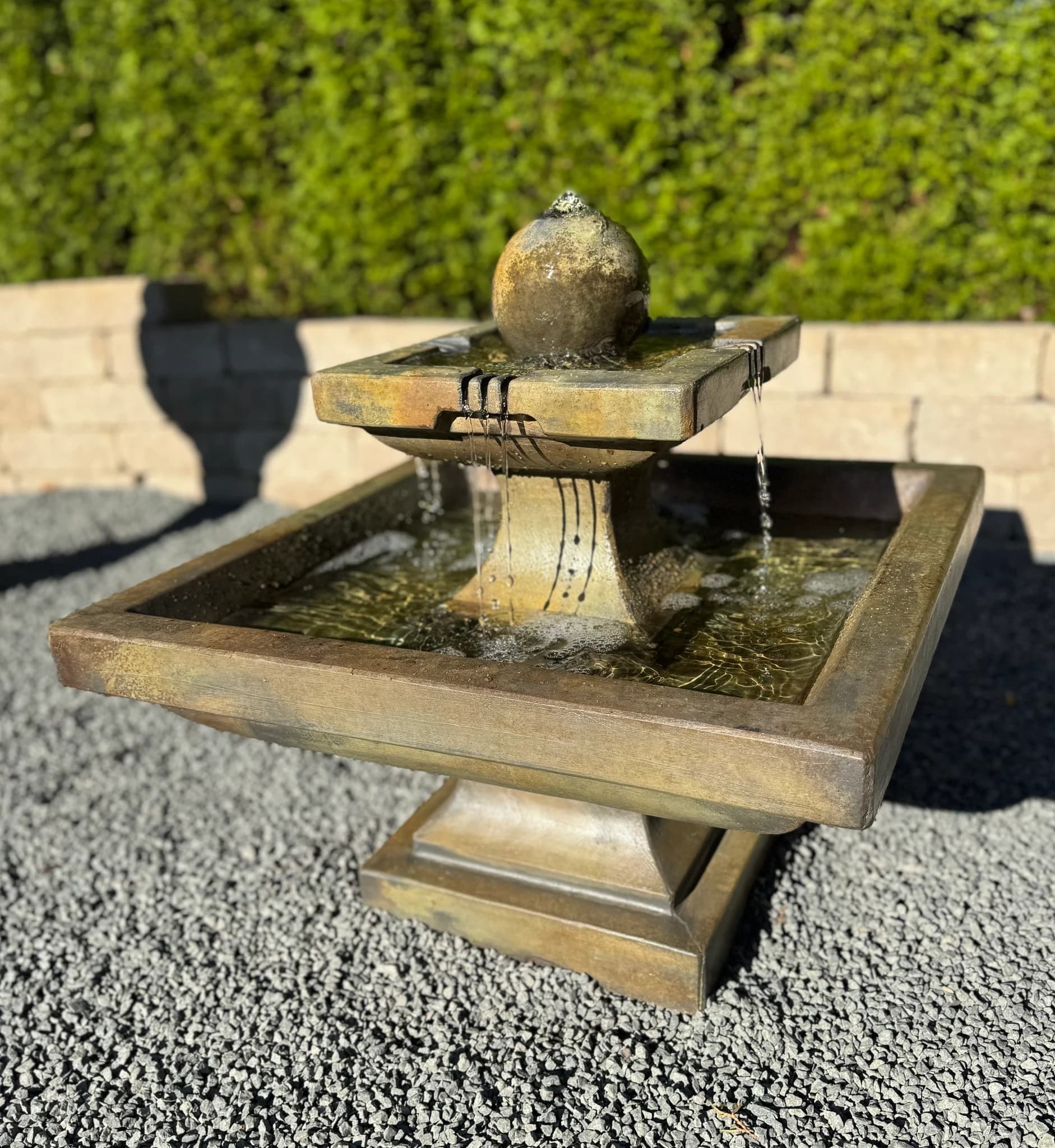Equinox Fountain with Plume Light