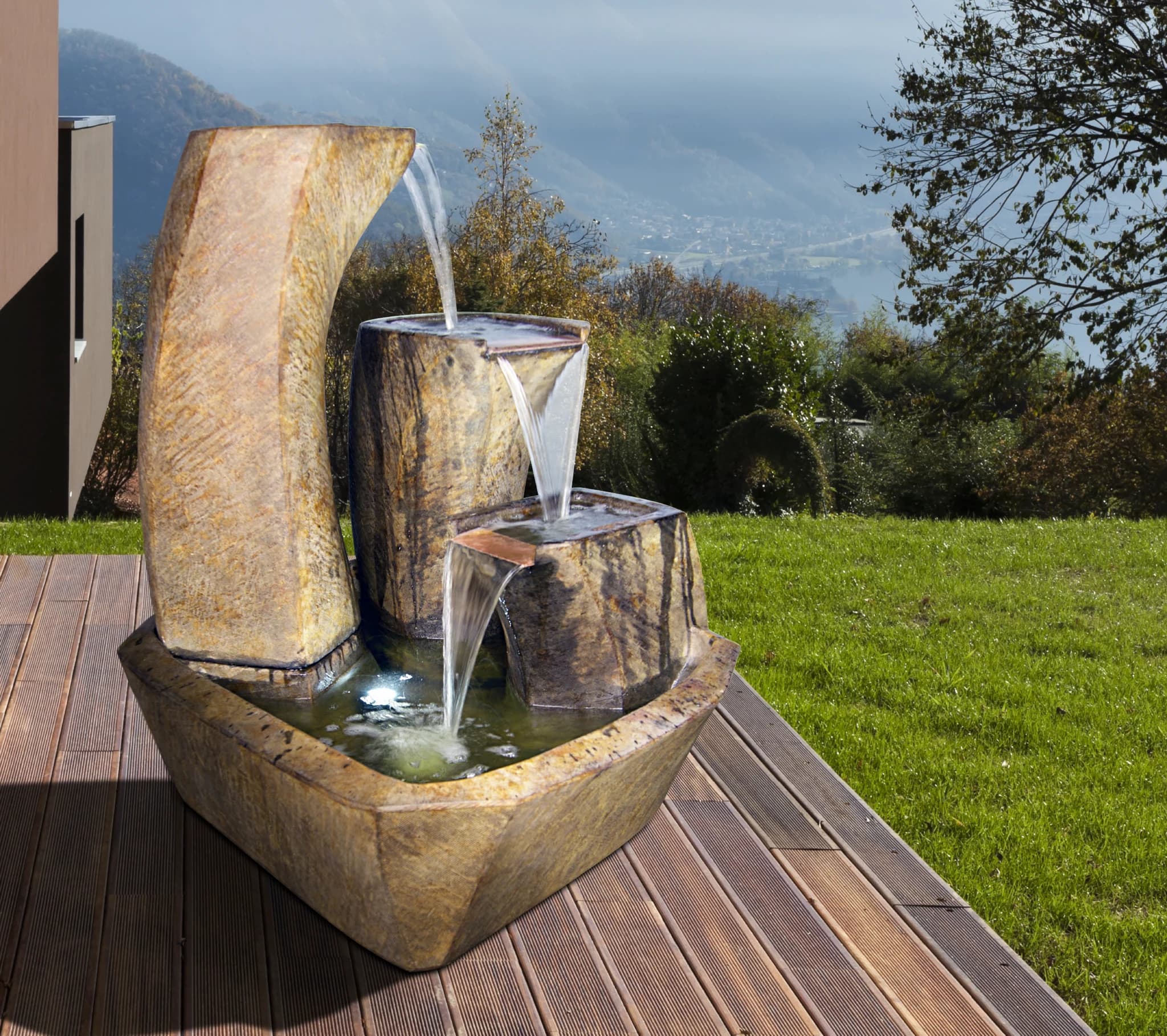 Curving Vessels Fountain